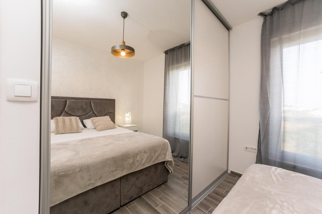 Luxury D Apartments Bibinje Bagian luar foto
